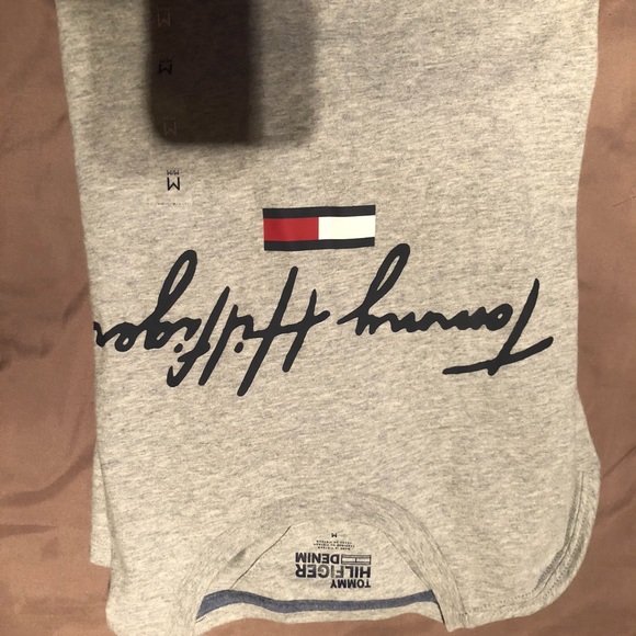 New Tommy Hilfiger shirt size m - Picture 5 of 5